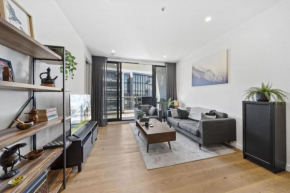Spectacular Parkes 1-Bed with Incredible Amenities